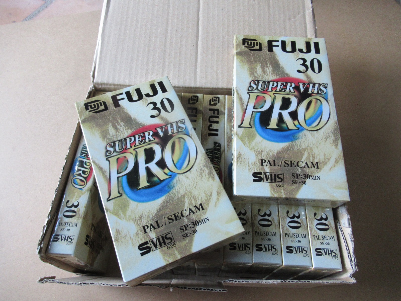 Cassettes Super VHS Pro 30 Fuji lot de 10 bandes neuves sous blister pour magnétoscope de salon
