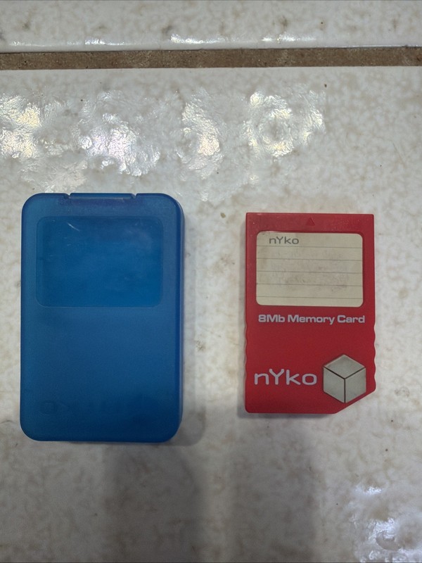 8mb Memory Card By Nyko And Case For Nintendo GameCube