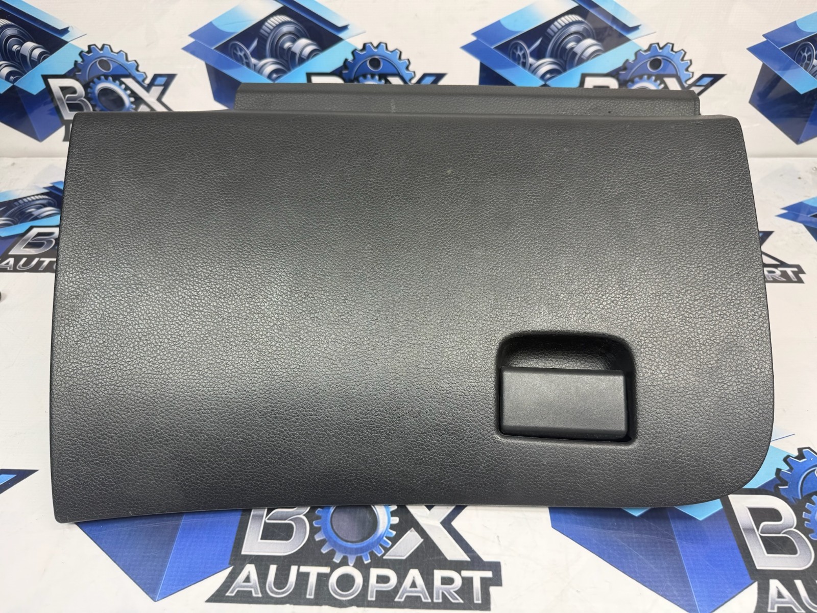 2017-2019 NISSAN ROGUE SPORT DASH DASHBOARD GLOVE BOX STORAGE COMPARTMENT OEM