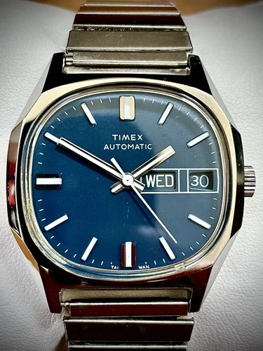 New ListingVintage Timex Automatic Day/Date 35111 10981 Men’s Watch - Blue Dial - Working!!