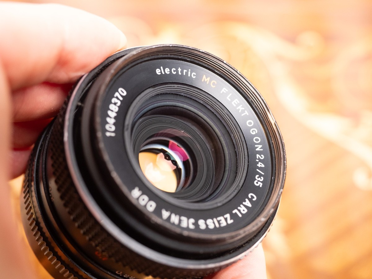 ZEISS Flektogon red MC 2,4/35 Lens 35mm f2.4 Carl Jena ZEISS Flektogon red MC 2,4/35 Lens 35mm f2.4 Carl Jena
