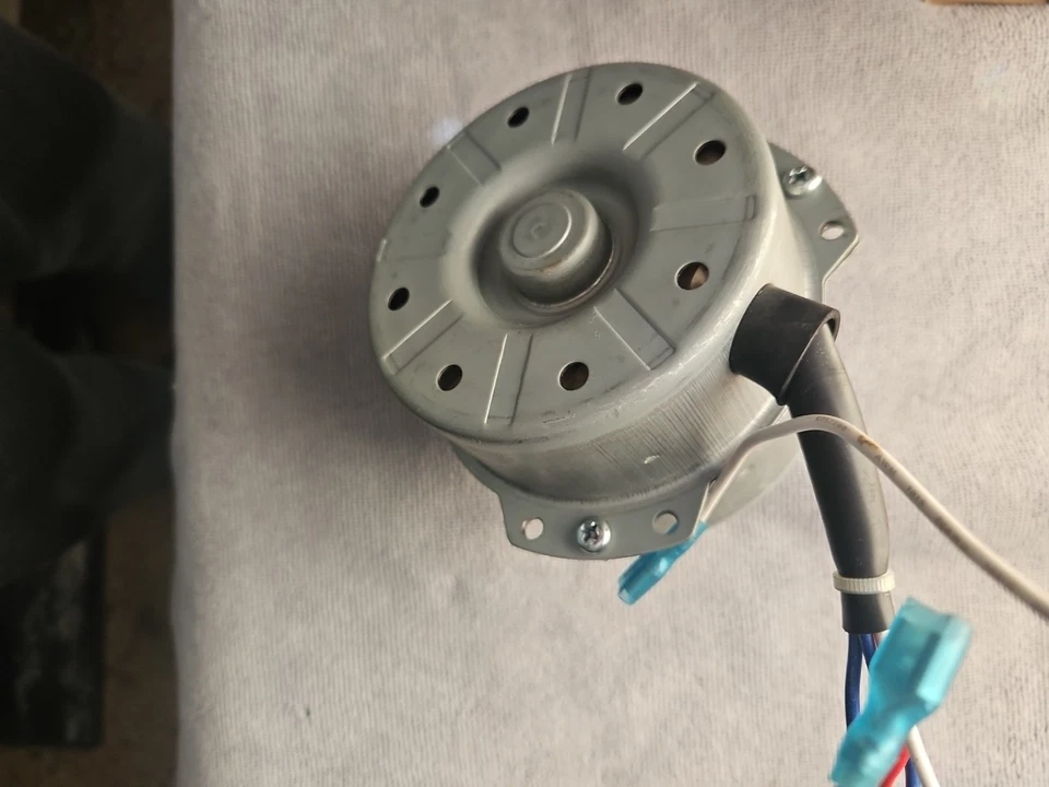 Motor LS-53T1-4P WK4-30T1-A08B AC-4550-194 115V 60Hz 2A 134*C CR 250V - Image 3 of 3