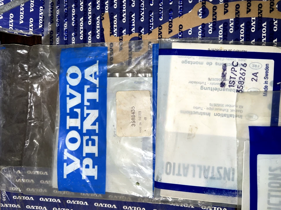 LOT OF 26 VOLVO PENTA OEM NEW GASKETS B366 - Image 4 of 4