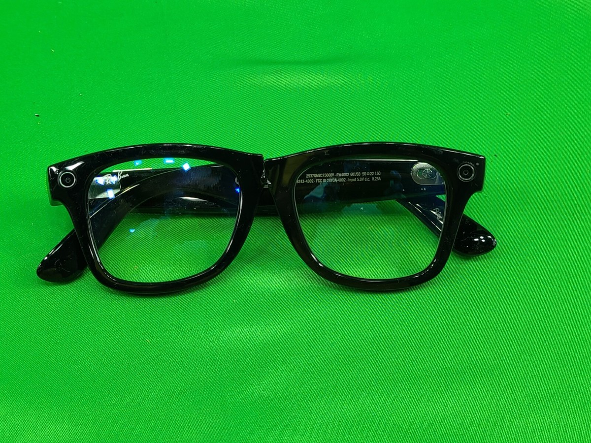 BROKEN RAY-BAN Wayfarer Black Clear Smart Glasses RW4002-(FOR