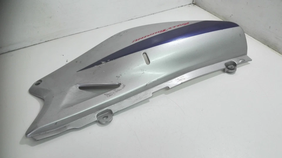 Panel lateral derecho HONDA TRANSALP 650 Foto 3 de 4