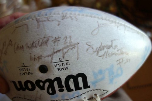 EQUIPO DE FÚTBOL AMERICANO AUTOGRAFIADO NAU Northern Arizona University Wilson Oficial NCAA - Imagen 6 de 6