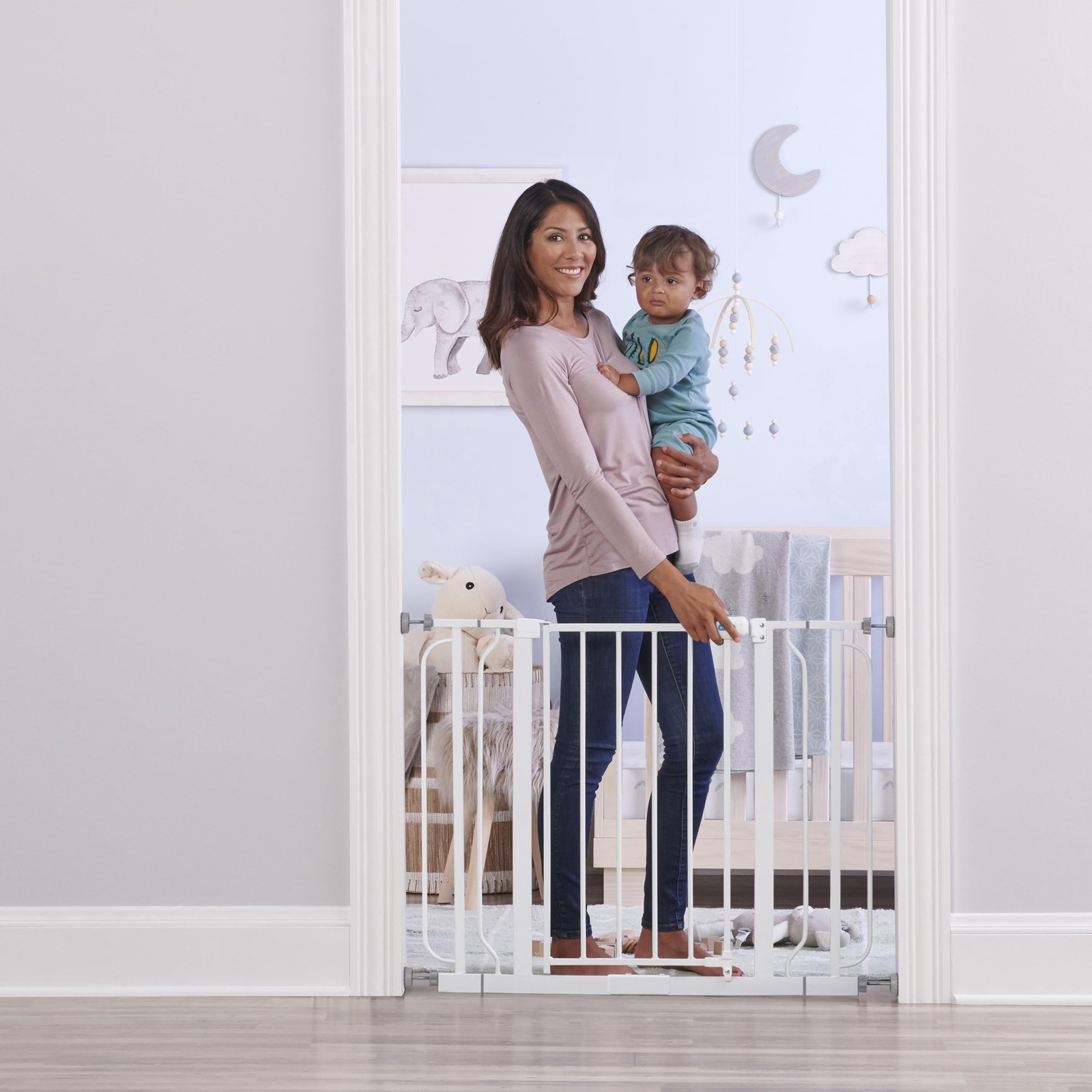 Regalo Wall Safe Extra Wide Walk Through Safety Gate