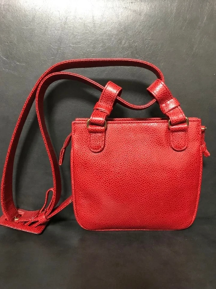 Riñonera vintage Chanel caviar BodyBag bolsa de cintura marca CC coco roja cinturón Foto 2 de 4