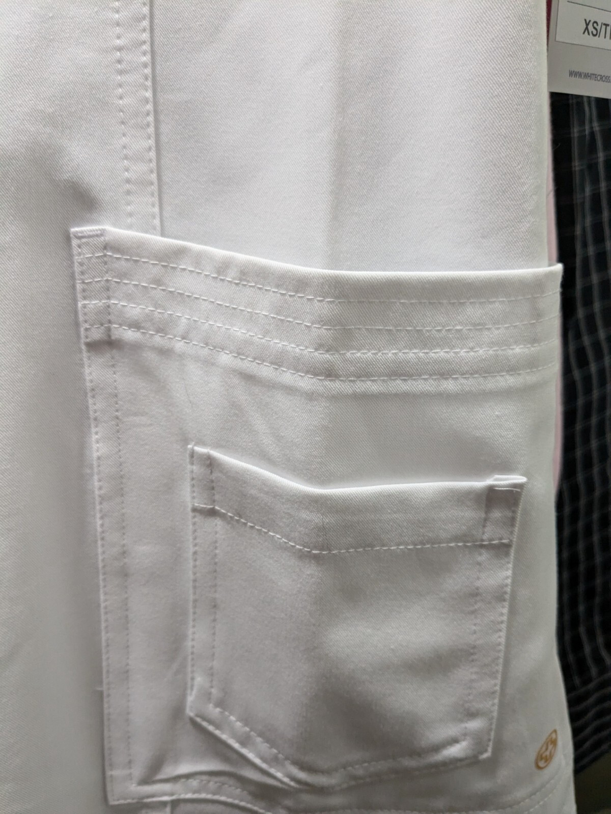 White Cross Marvella Scrub Top, Sz. XS, Color ~ White "Lovely" Nice Stretch~ NWT