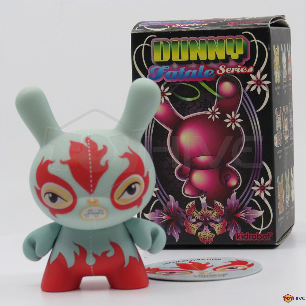Kidrobot Dunny 2010 Fatale vinyl figure by Kathie Olivas with box