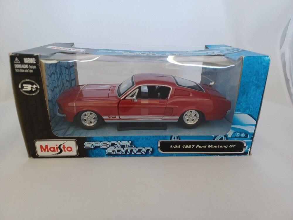 1967 Ford Mustang 限定ミニカー 1967 Ford Mustang GT Red (Special Edition) 1:24 Scale Model
