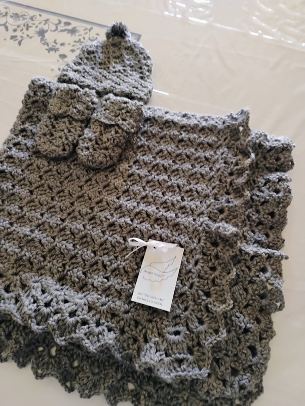 Handmade Crochet  Gray Color  Baby Blanket Set - Hat. 32" x 35" L. Newborn-2Yrs