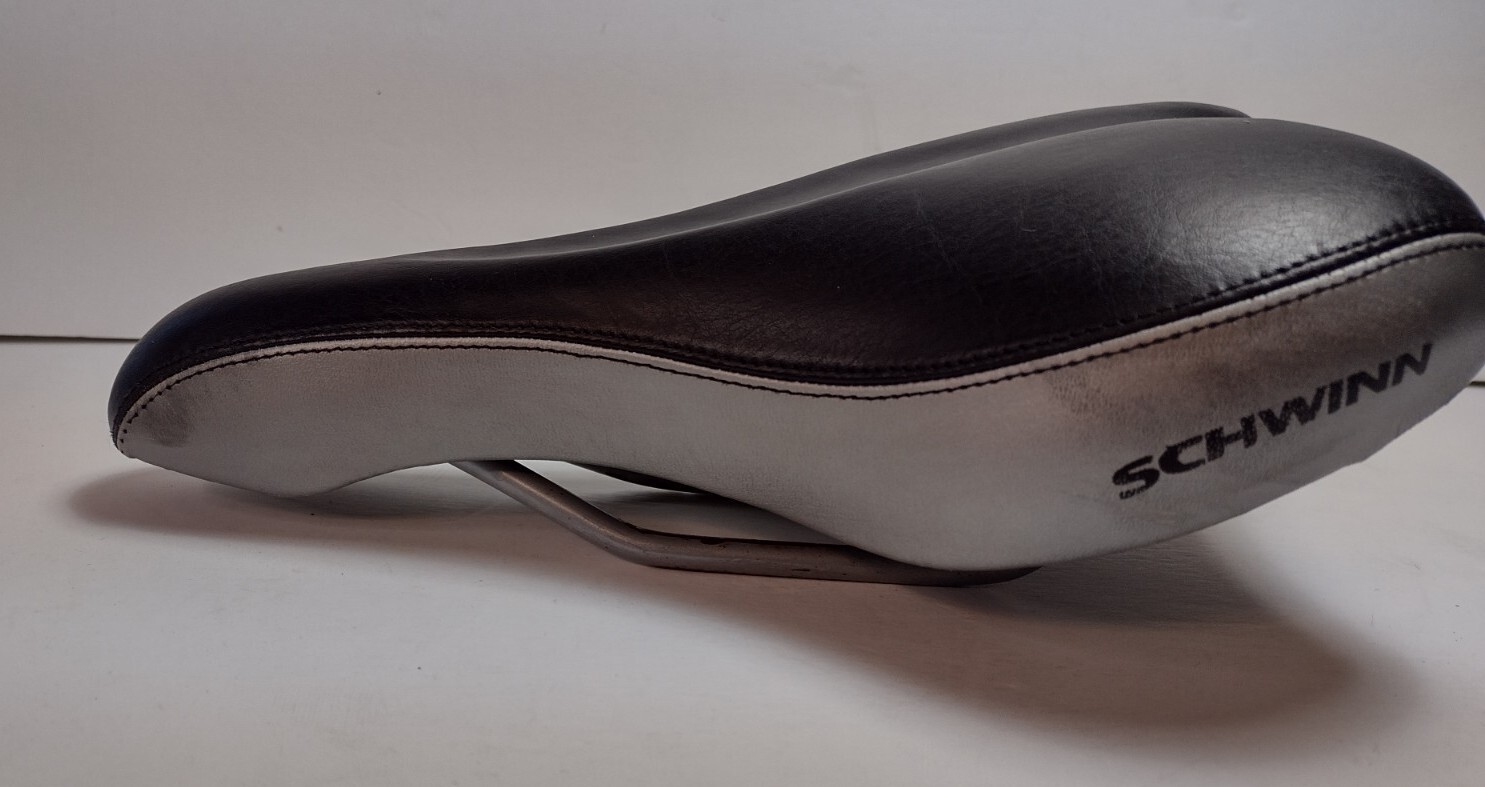 Schwinn Bicycle Seat Viscount SVT6 Cycling Bike Saddle Black/Grey