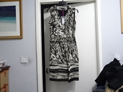 BEAUTIFUL MARKS & SPENCER PER UNA WHITE/BLACK DRESS SIZE UK 10 RRP-£45