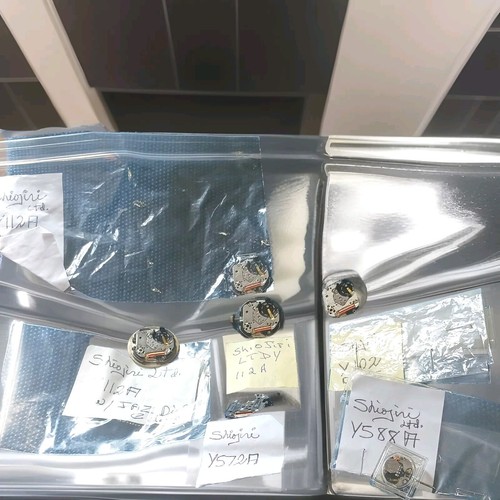 6 Pieces Shiojiri Y112A Quartz Movements Japan - NOS & Used - 第 1/7 張圖片
