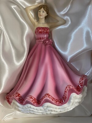 Royal Doulton TENDER LOVE Petite Ladies SENTIMENTS Figurine # HN5847