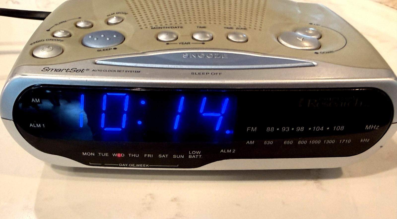 Emerson Research SmartSet CKS2288S Digital Dual Alarm Clock AM FM Radio