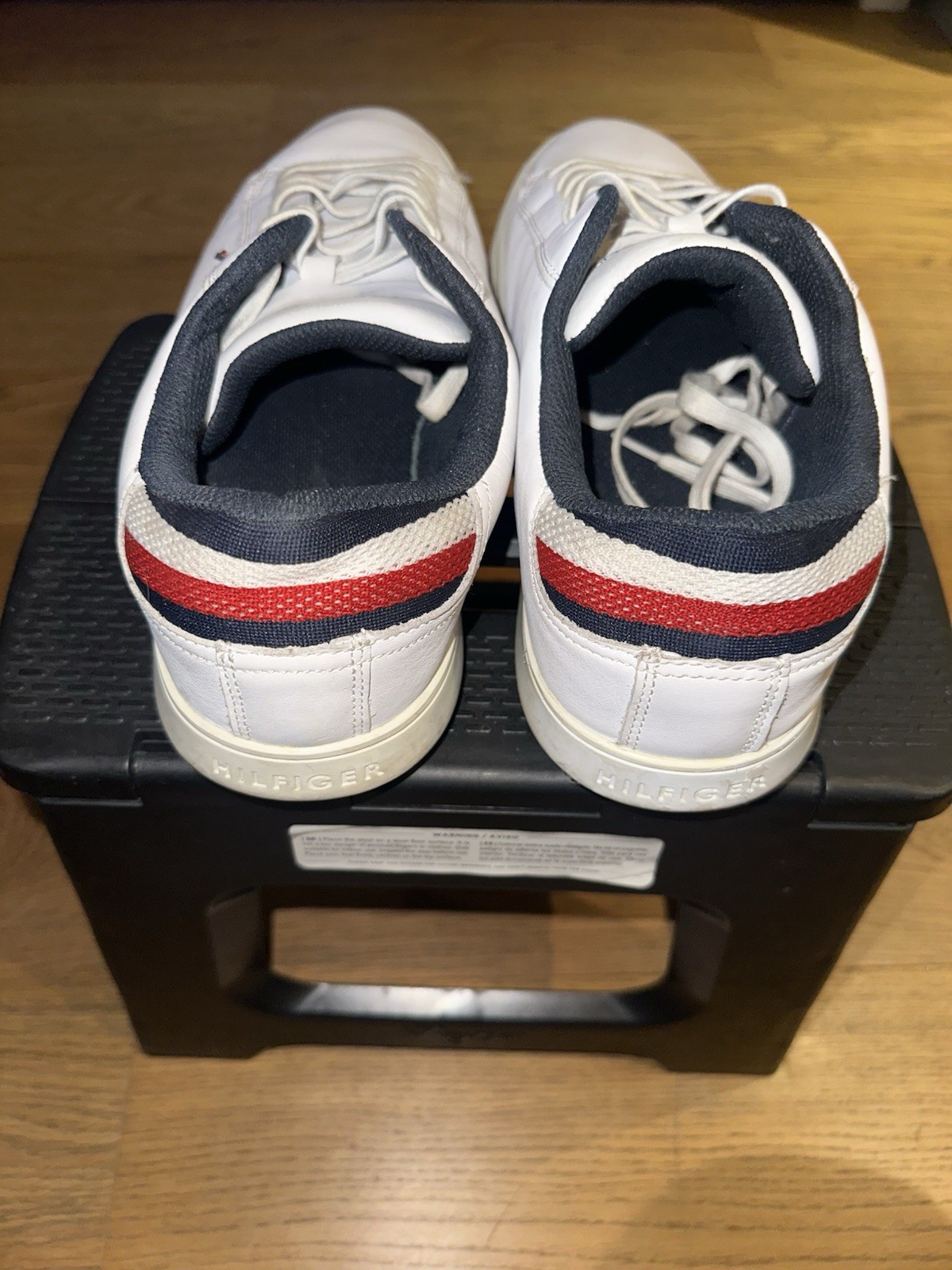 Tommy Hilfiger Essential Leather Trainers UK11 - Stylish Comfort image 3