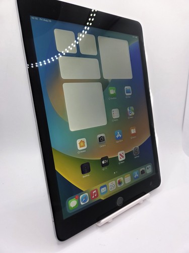 Apple iPad Pro 1st Gen A1673 Space Grey Wi-Fi 32GB 128GB 256GB 9.7" iOS Tablet - Picture 4 of 16