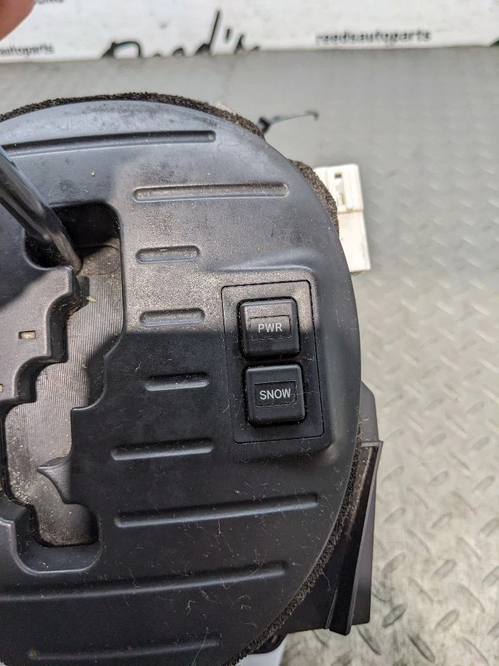 Selector de palanca de cambios de transmisión automática Lexus IS300 2001-2005 OEM A 1176251 Foto 3 de 4