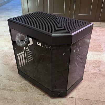 iBuyPower HYTE Y60 ATX Mid-Tower Computer PC Case - Black