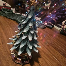 VTG PartyLite Glowing Tree P7920 Metal Musical Turns Comes with Ornaments 2003