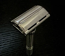 Vintage Gillette Slim Adjustable Safety Razor/J4 1964