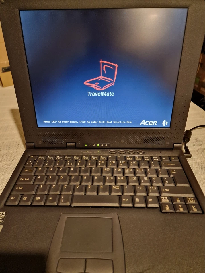 Acer Travelmate 202T Vtg Laptop Win ME Celeron 650MHz 12.1" Power On Tested - Image 4 of 4