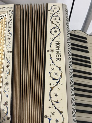 Hohner Accordion White Blue Gold Case Music Books Read Description Music