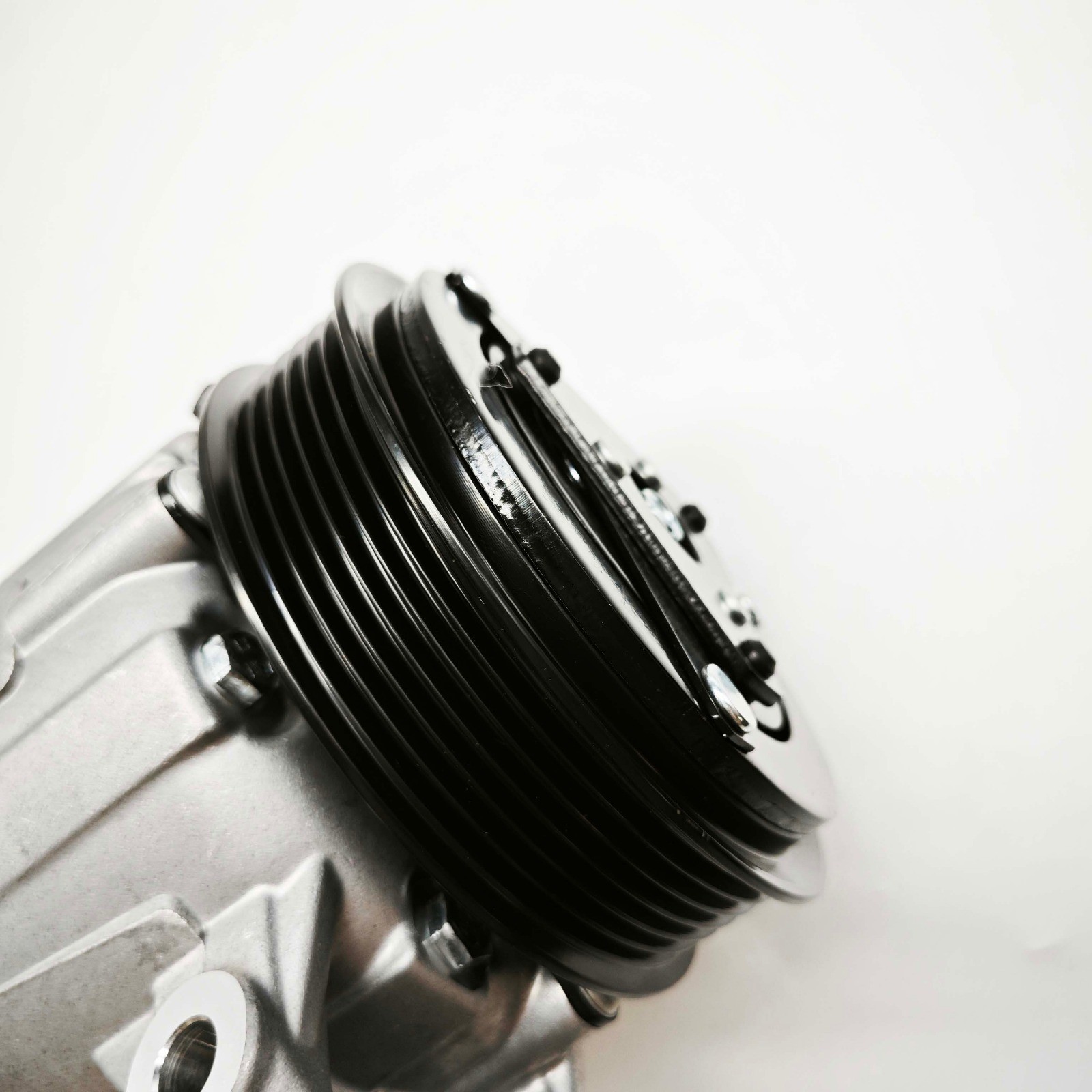 A/C Compressor For Maserati Ghibli newer Quattroporte Levante 3.0L Only  333332