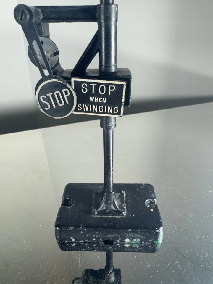 LIONEL TRAINS  OPERATING BANJO SIGNAL No. 140 WITH BOX - Image 3 of 4