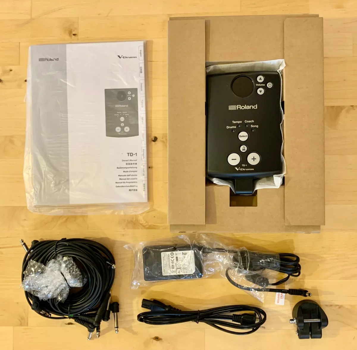 NEW Roland TD V Drum Module with Cable Snake and Power Adapter   Machine  Brain