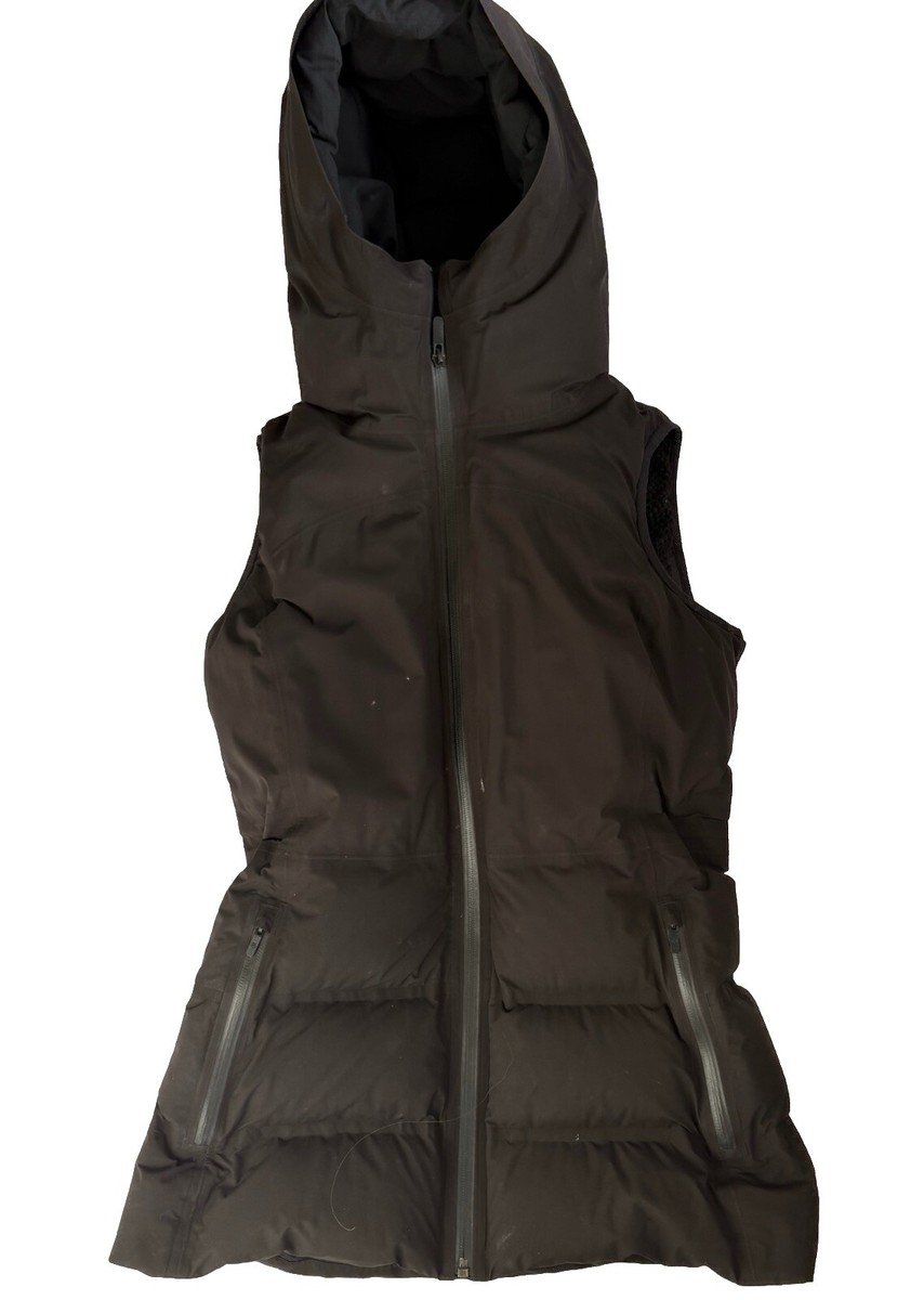 lululemon ルルレモン ダウンベスト　Sleet Street Vest NWOT - Lululemon Sleet Street Vest Cassis 600-fill-power goose