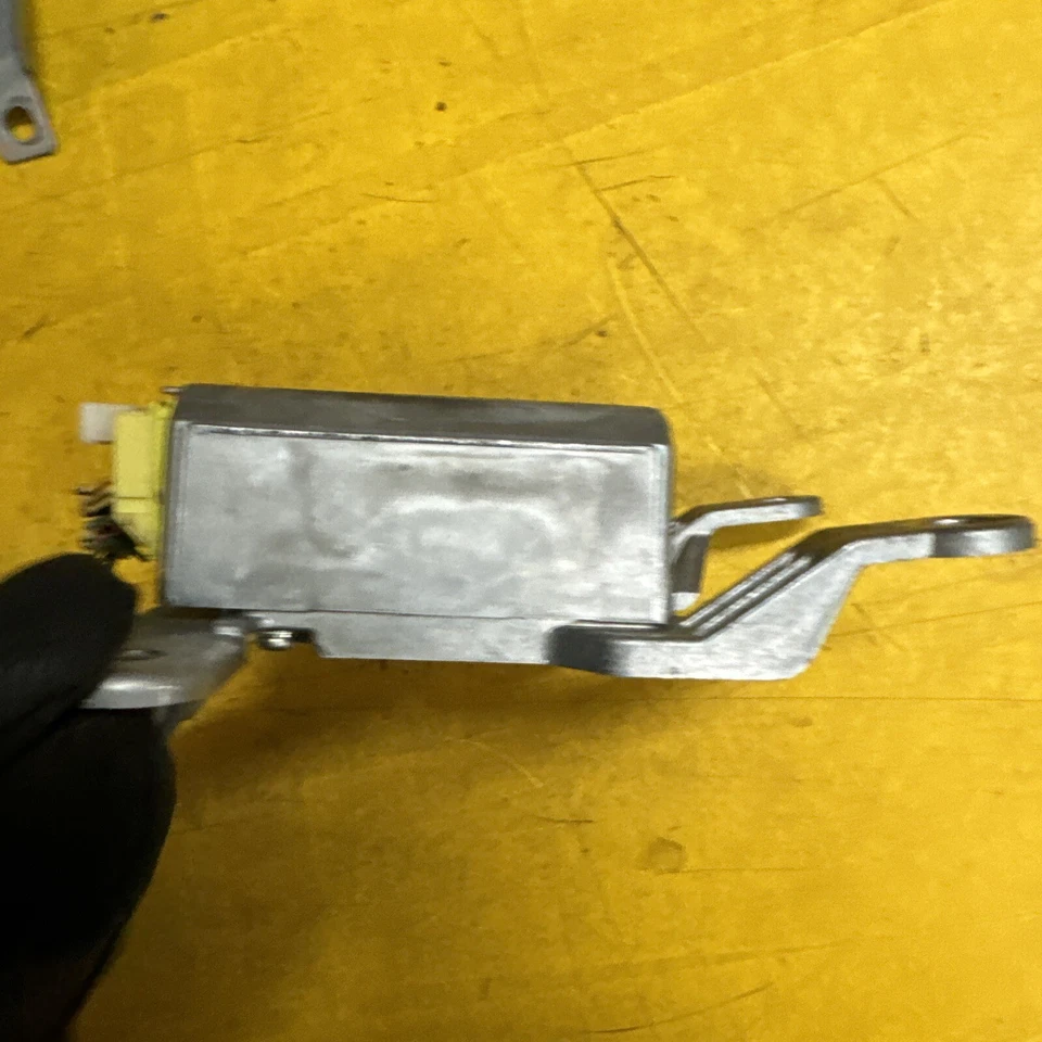 2008-2014 Subaru Impreza WRX SRS Control Module 98221FG110 OEM 🛞 - Image 4 of 4