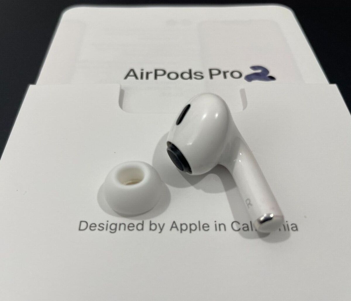 Original Apple AirPods Pro 2/ 2nd Gen (Lightning) Right or Original Apple AirPods Pro 2/ 2nd Gen (Lightning) Right or