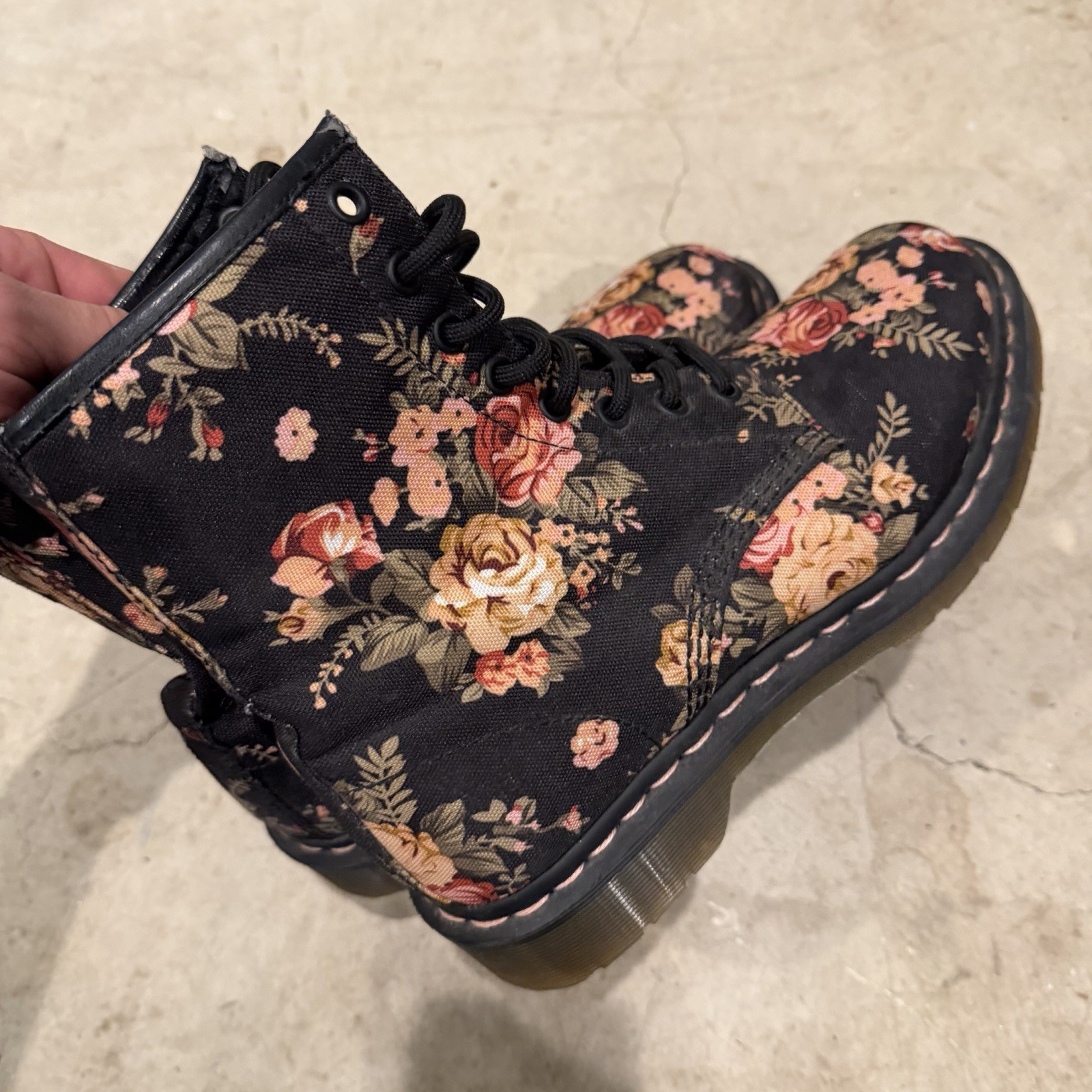 Dr Doc Martens Victorian Floral Rose Combat Boots Pink Black Womens 9 thumbnail 5