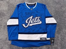 WINNIPEG JETS 2025 Team SIGNED Autograph Jersey Hellebuyck Scheifele Connor COA