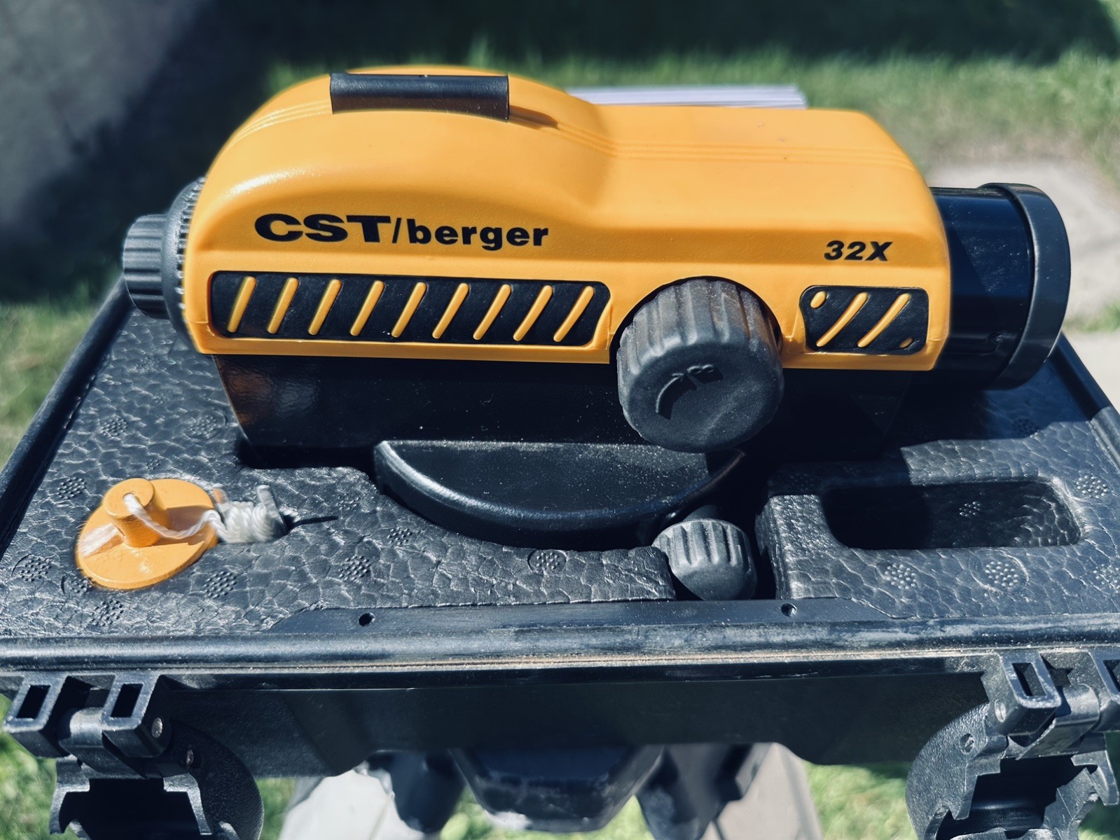 CST/Berger 32X Automatic Construction LEVEL-Mint Condition- Tested/Works
