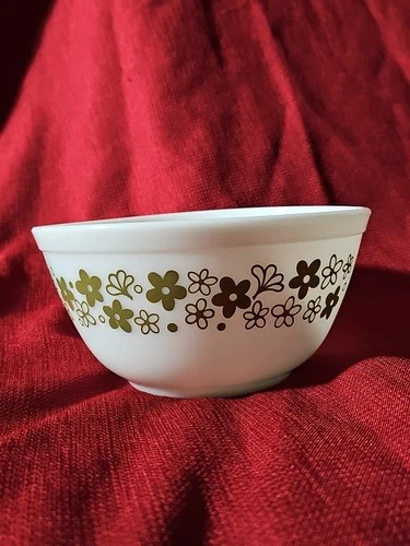 Vintage Pyrex Spring Blossom 1.5L Mixing Bowl Retro White Avocado Green Daisy