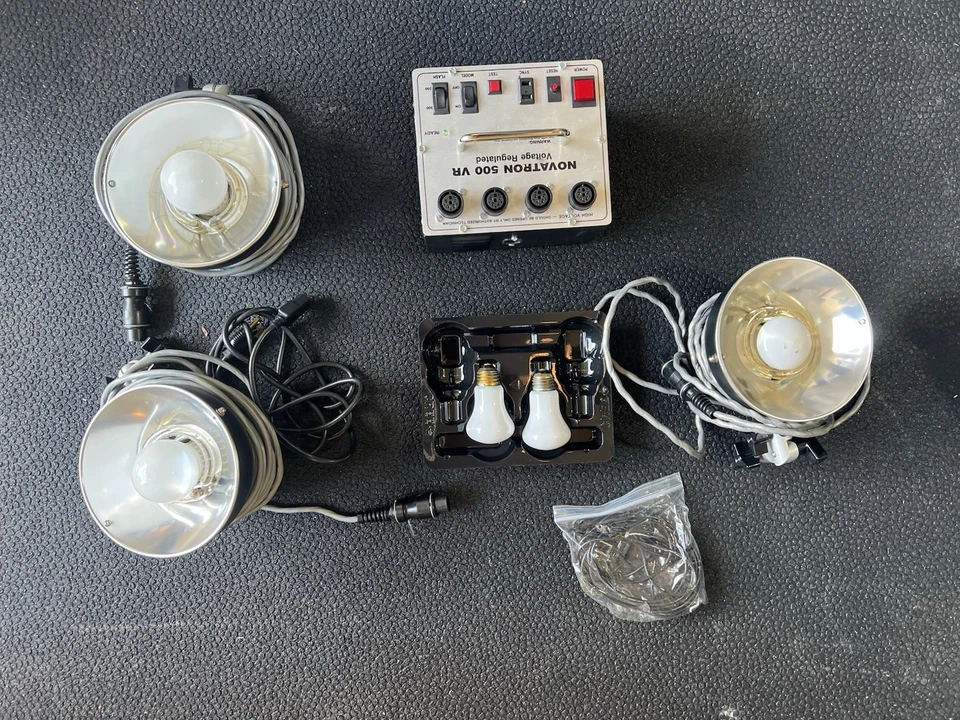 Novatron VR500 Kit W/3 Strobe Heads. MAKE OFFER! I WILL NEGOTIATE!  - Image 2 of 4