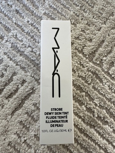 Mac Strobe Dewy Skin Tint Deep1 - Picture 1 of 3
