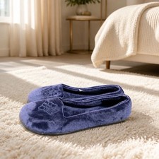 Dearfoams Women Rebecca Microfiber Velour Embroidered Closed Back Slipper Blue