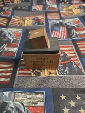 VINTAGE DAZY TURKEY CALL FRICTION SLATE CALL STRIKER BOX PEG SPRING GOBBLER HEN