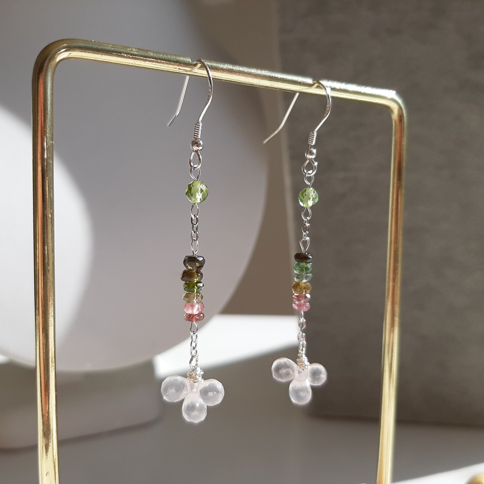 Dormeuses argent 925 tourmaline et péridot pour illuminer vos tenues de bureau