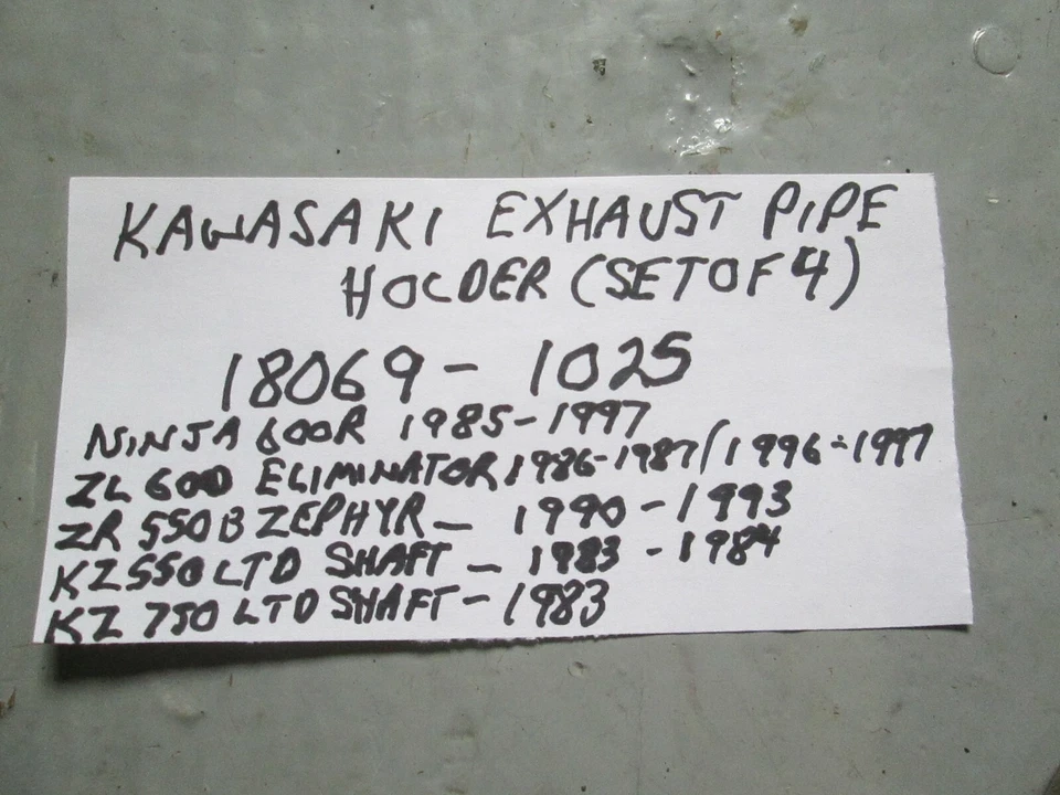 JUEGO DE 4 SOPORTES TUBO ESCAPE KAWASAKI ZX600A / C NINJA 600R, 18069-1025 Foto 4 de 4