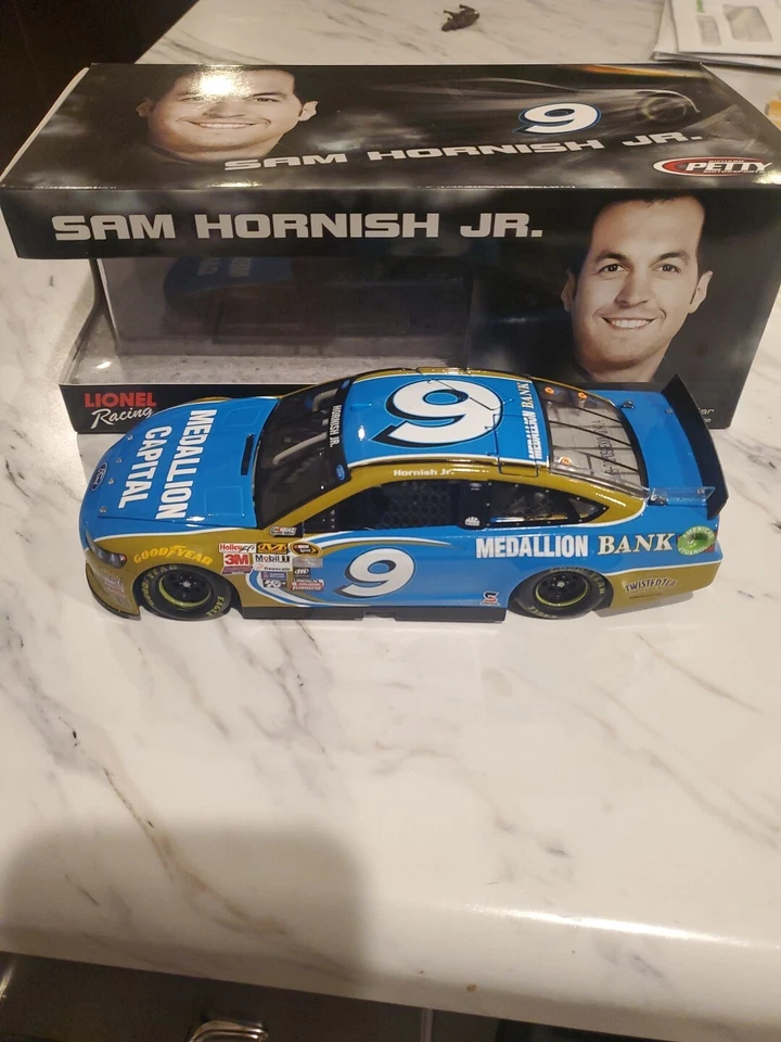 Sam Hornish Jr. #9 Medallion Bank Ford Fusion 2015 1:24 NASCAR Die-cast TO CLEAR - Image 2 of 4