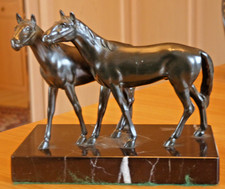 Junge Pferde  - Bronze - B 14 X T 9 X H 10 cm - Marmorsockel