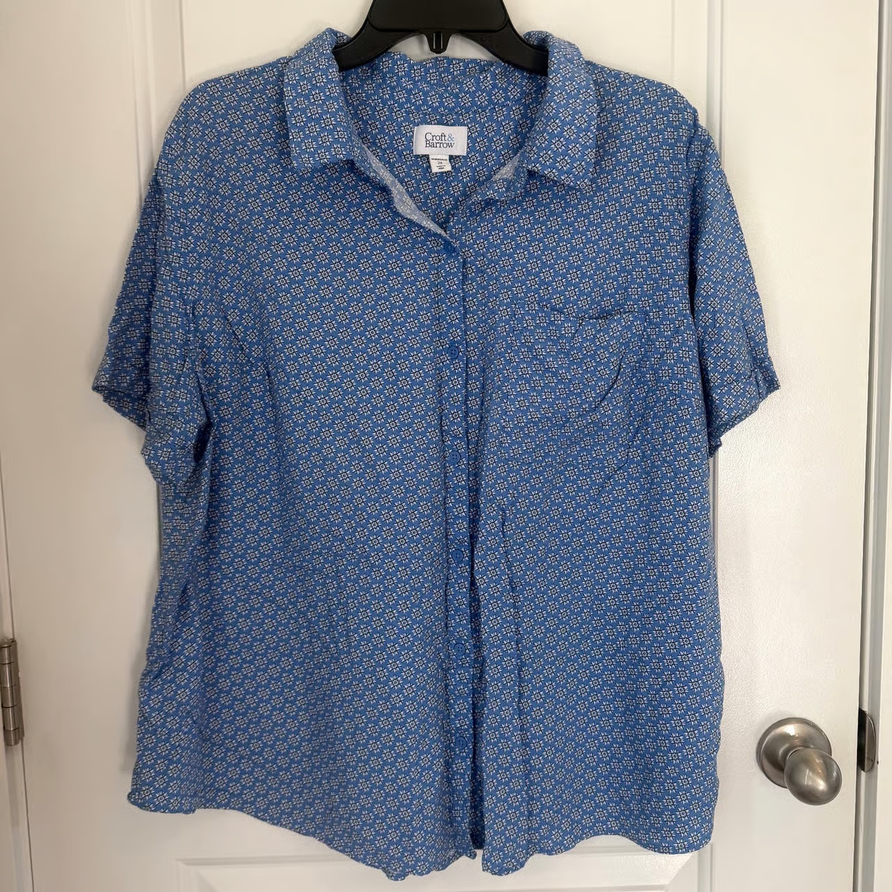 Croft & Barrow Women’s 2X Blue Geometric Short Sleeve Blouse