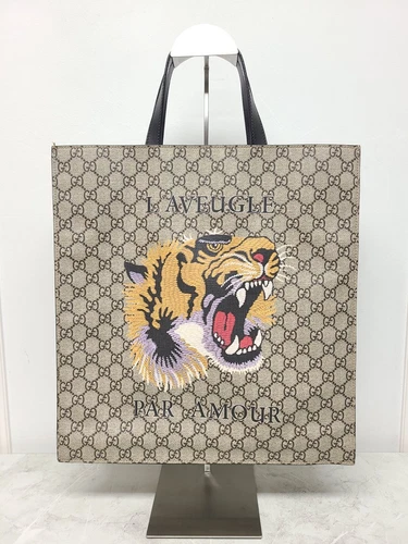 Sac bandoulière fourre tout Gucci GG Supreme Tiger 56279875