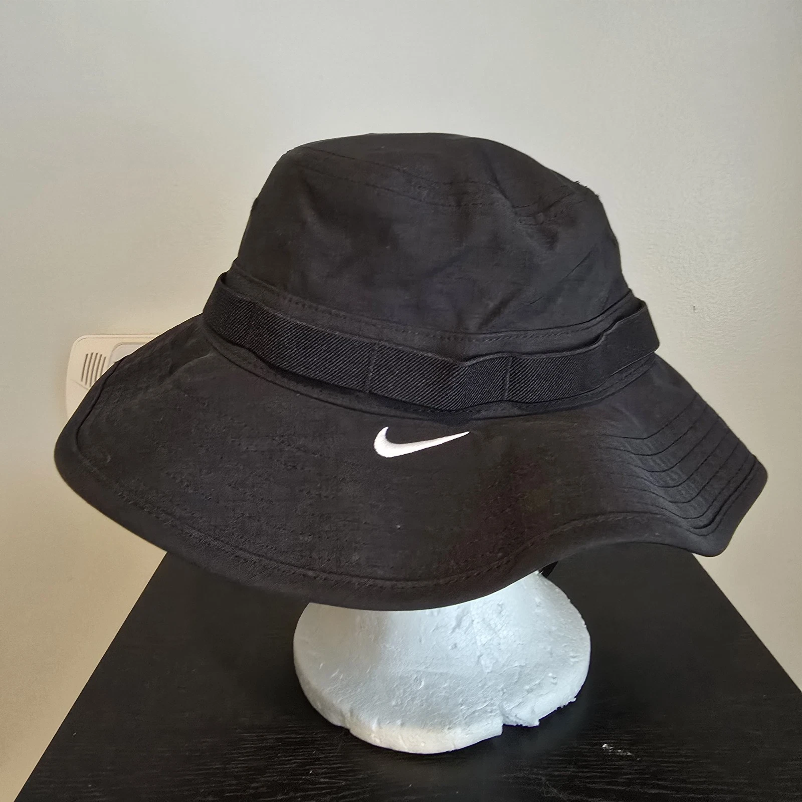 Nike Bucket Hat Size S/M Black Strap NWT